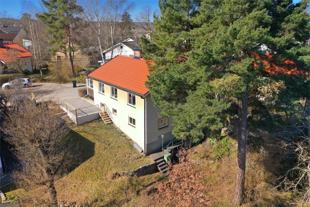 Byte av Fasadbeklädnad. Huddinge Hörningsnäs